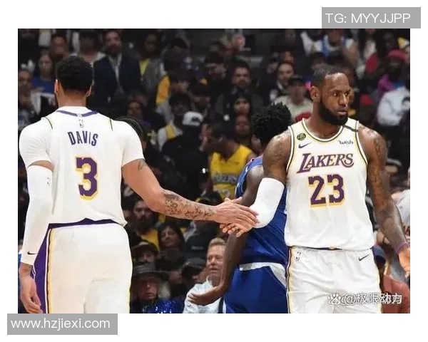 雷霆与鹈鹕激战正酣2月27日精彩对决引发球迷热议